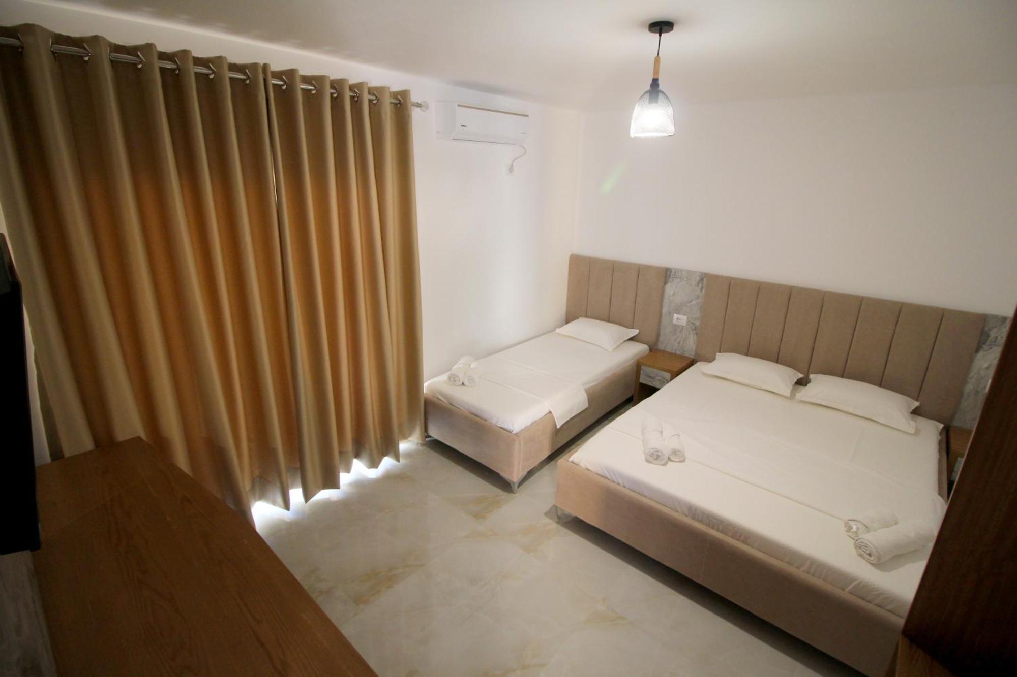 Hotel Four Islands Ksamil Extérieur photo
